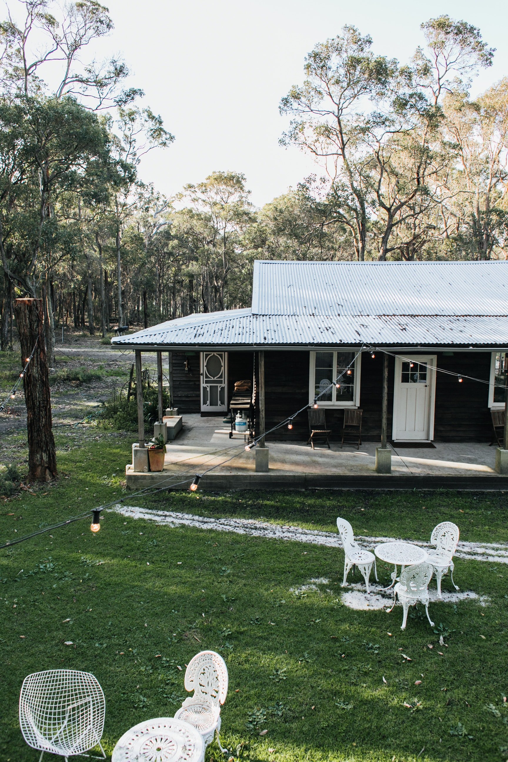 Jason renovated Mrs. Stepson's countryside house | Photo: Pexels