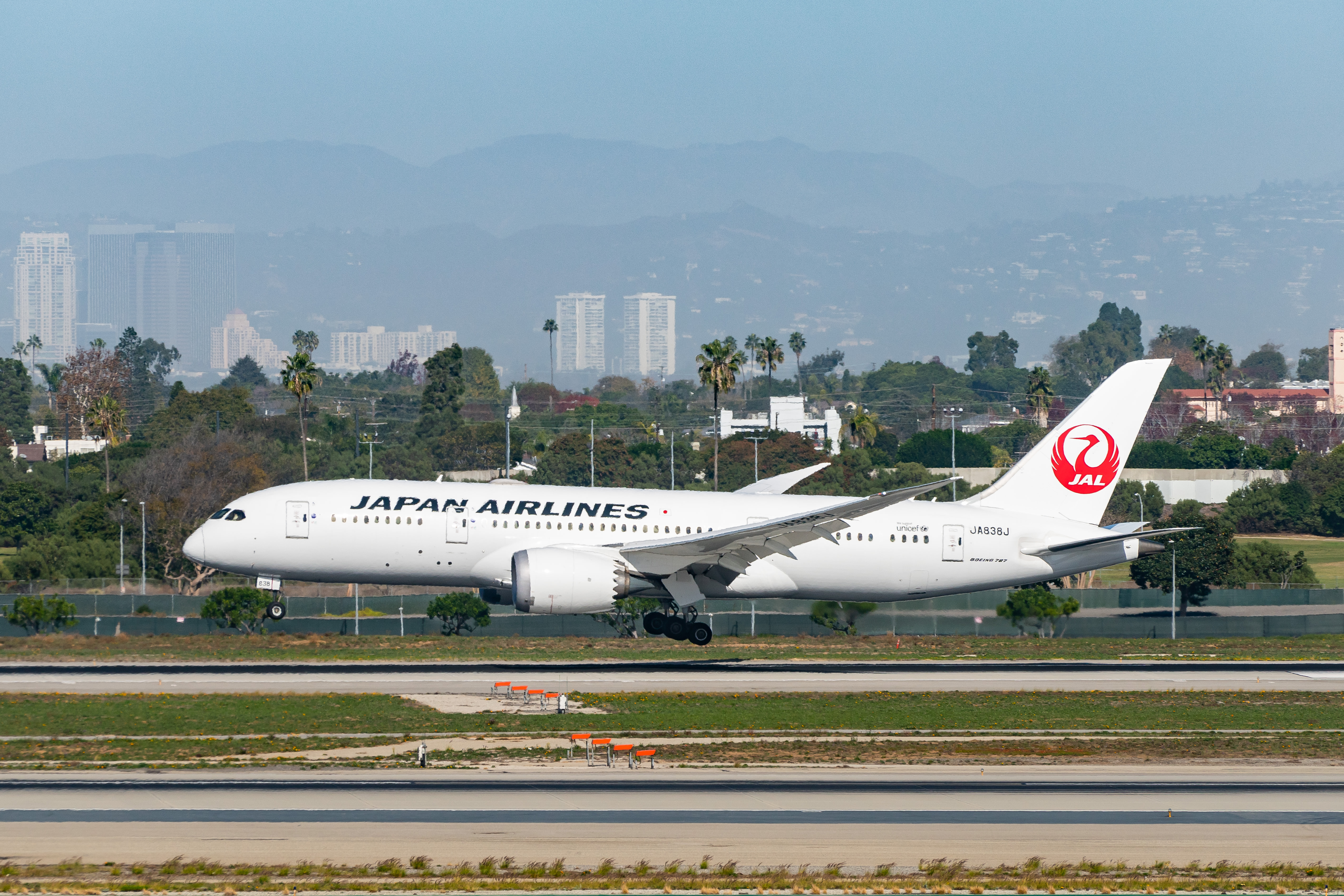 Japan passenger jet | Source: Getty Images