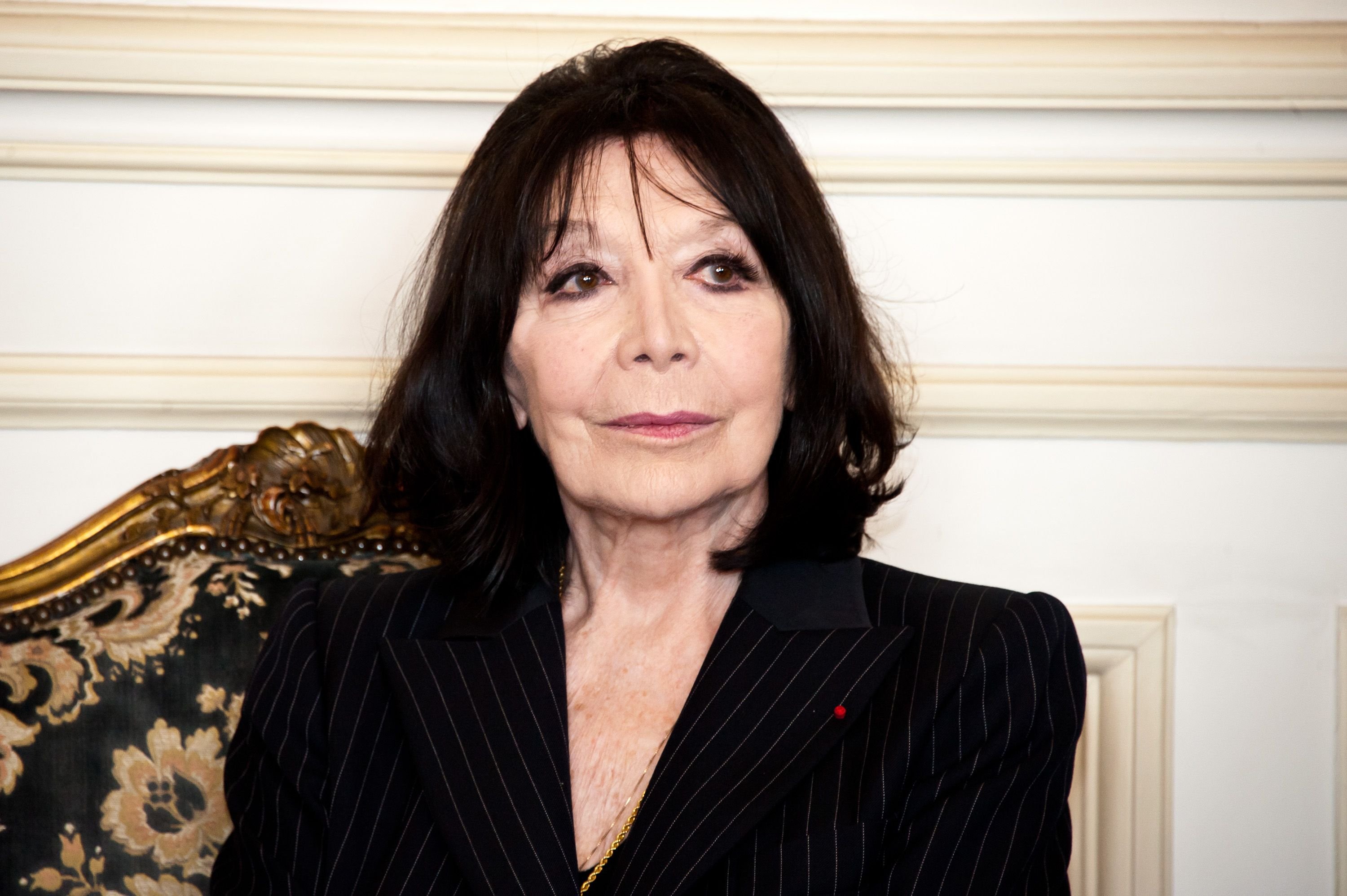 Juliette Gréco tras recibir la Medalla Vermeil de París, el 12 de abril de 2012 en París, Francia. | Foto: Getty Images Juliette Gréco tras recibir la Medalla Vermeil de París, el 12 de abril de 2012 en París, Francia. | Foto: Getty Images