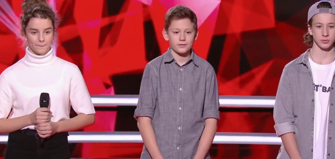 Joann, Alaïs et Esteban après leur performance. l Source : TF1 Replay Joann, Alaïs et Esteban après leur performance. l Source : TF1 Replay