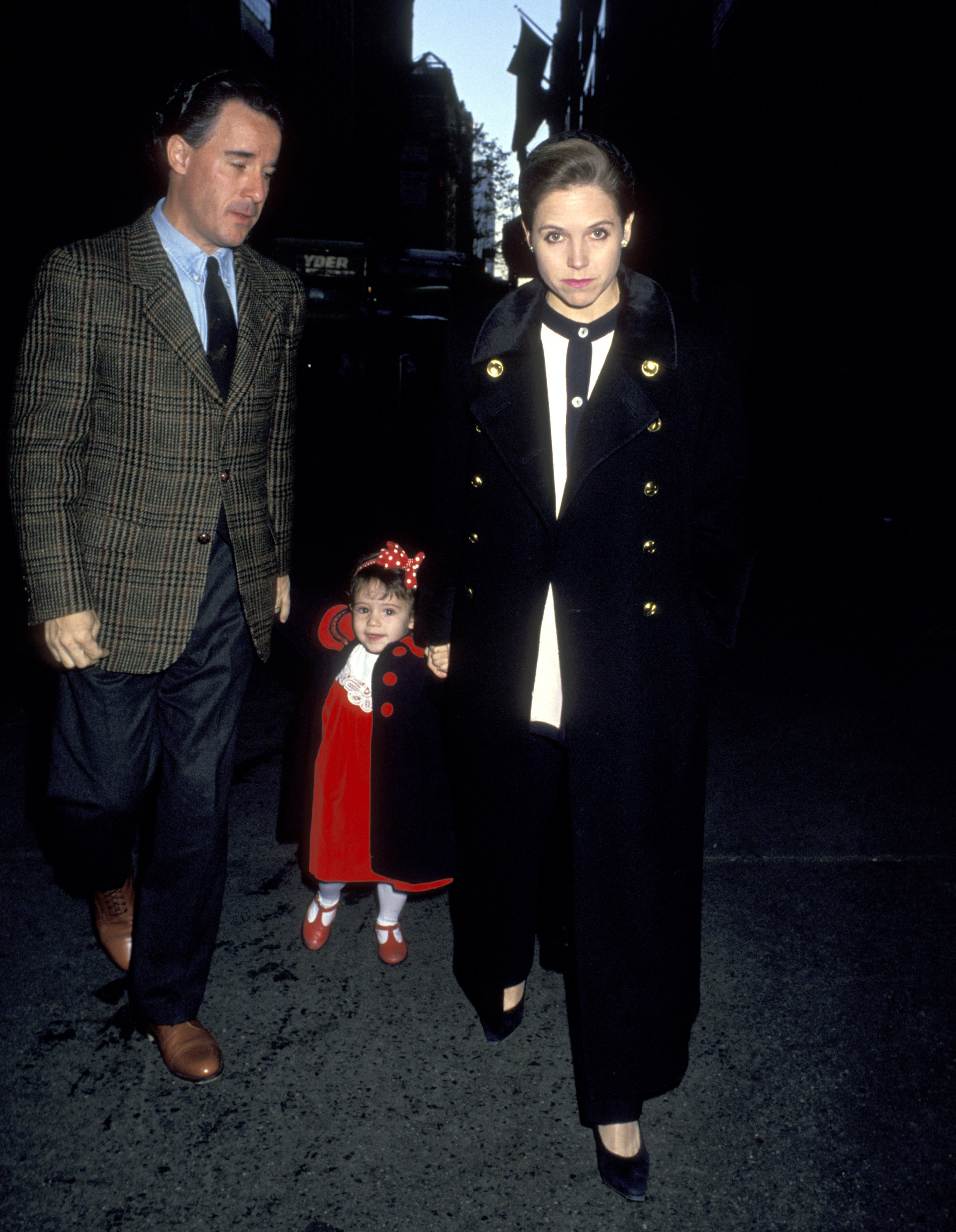 Katie Couric and Jay Monahan welcomed their first daughter, Ellie, in 1991, several years before their family was changed forever by his colon cancer diagnosis. Jay died in 1998 at age 42, leaving Couric to raise Ellie and her younger sister, Carrie, on her own. | Source: Getty Images