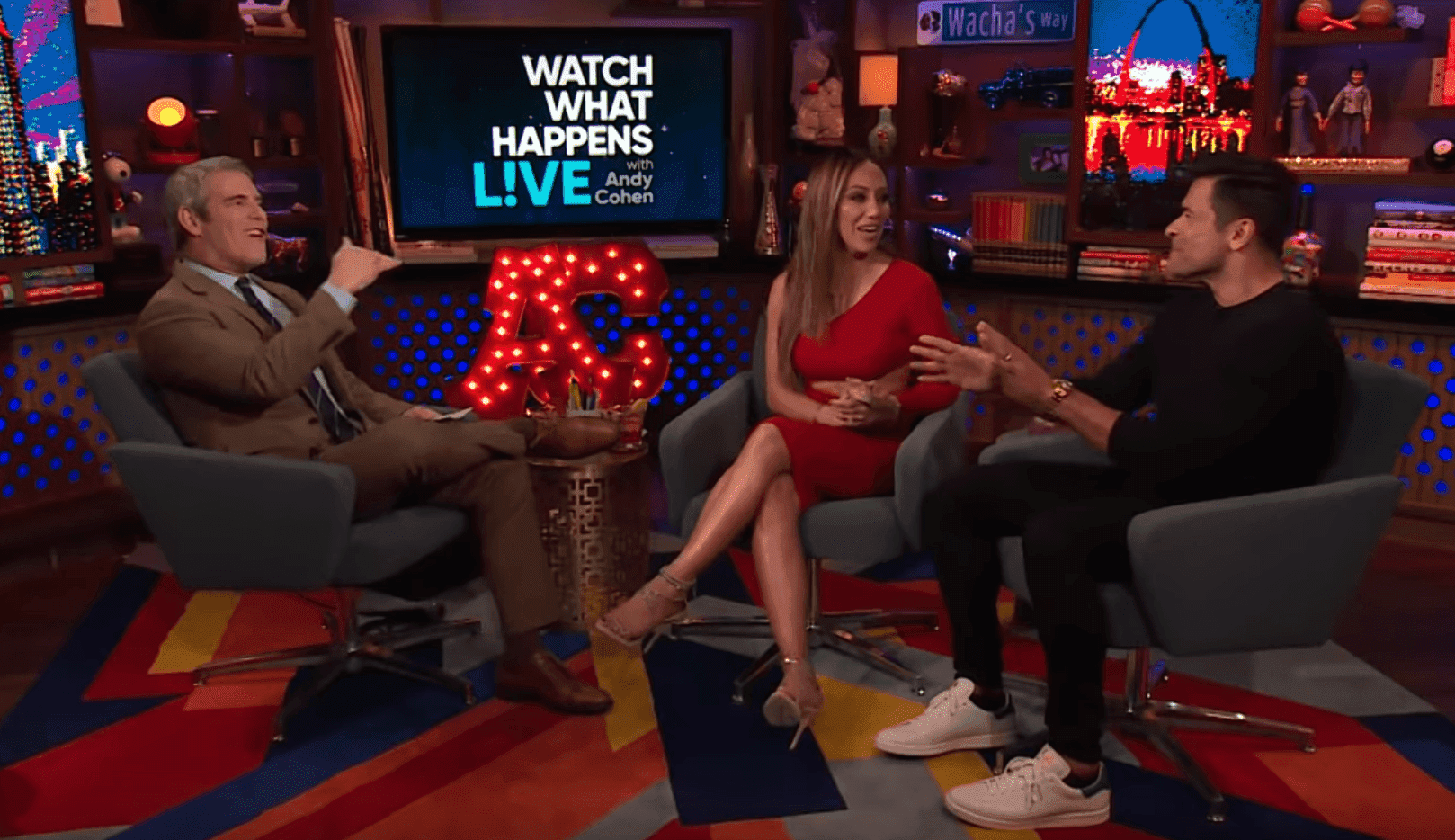 Mark Consuelos reveals how he and his wife got married | Photo: YouTube/Watch What Happens Live with Andy Cohen