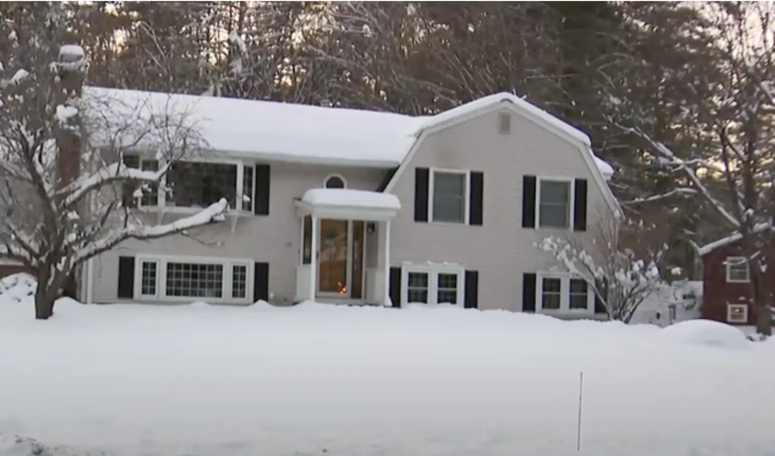 Roxanne Doucette's house, as seen in a video dated January 7, 2024 | Source: youtube.com/cbsboston