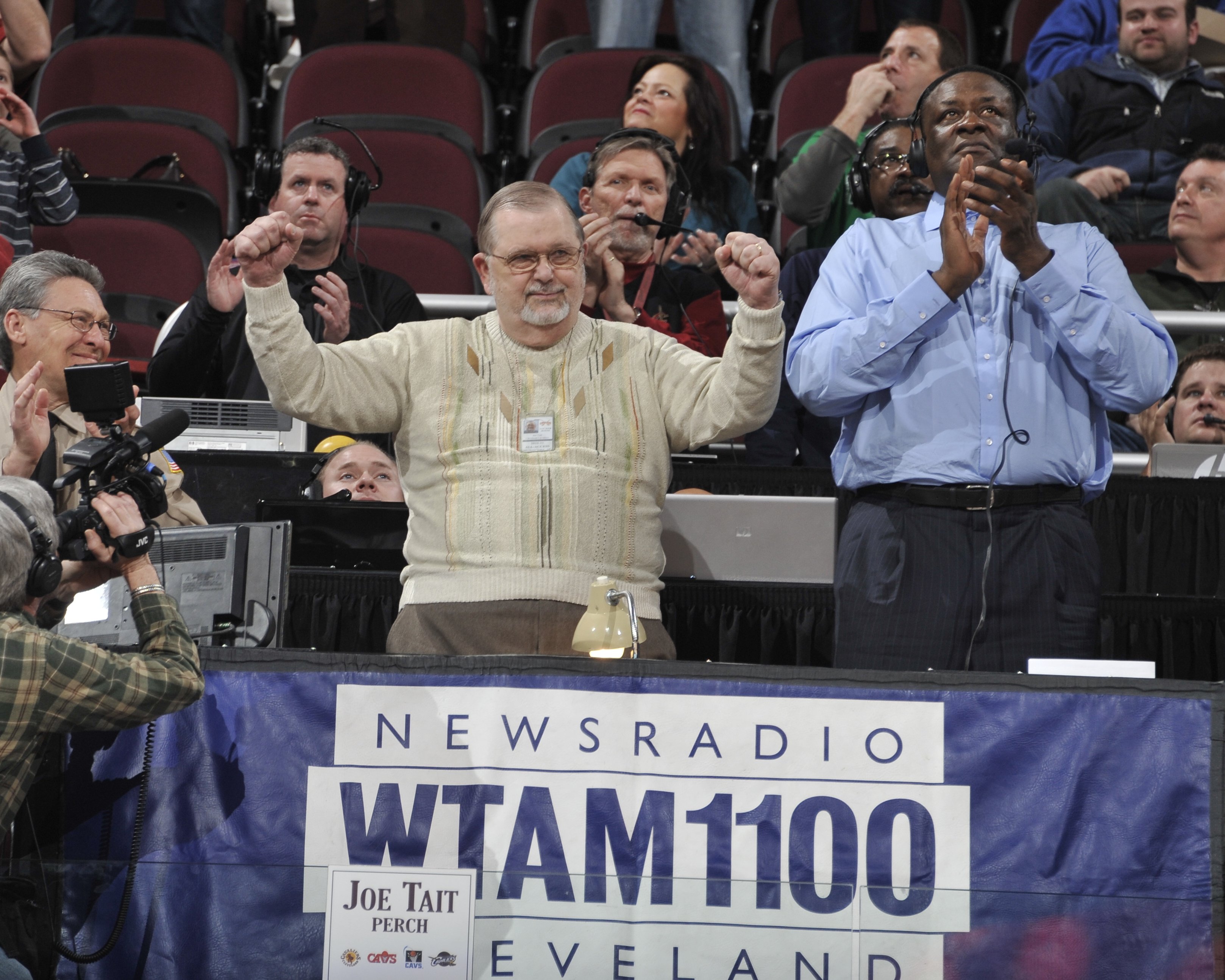 Joe Tait on his Appreciation Night during a game between the Chicago Bulls and the Cleveland Cavaliers on April 8, 2011, in Cleveland, Ohio | Photo: David Liam Kyle/NBAE/Getty Images