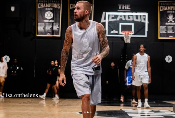 Another photo of Justin Bieber in the post he shared on the same day as Selena Gomez's wedding, and accompanied by his song "I DO." | Source: Instagram/lilbieber