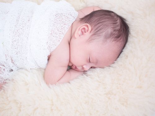 A baby sleeping. | Source: Shutterstock 