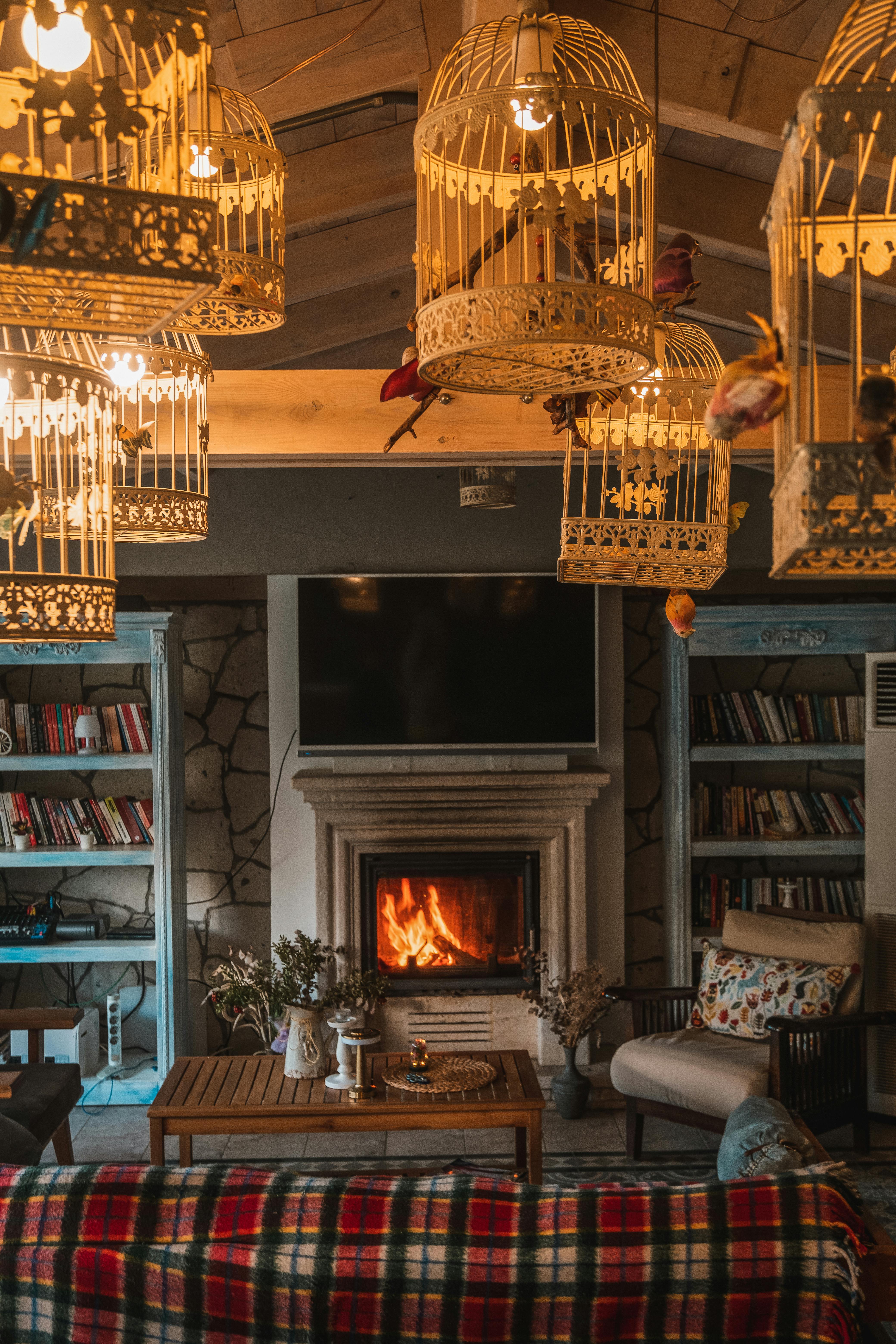 A lit fireplace | Source: Pexels