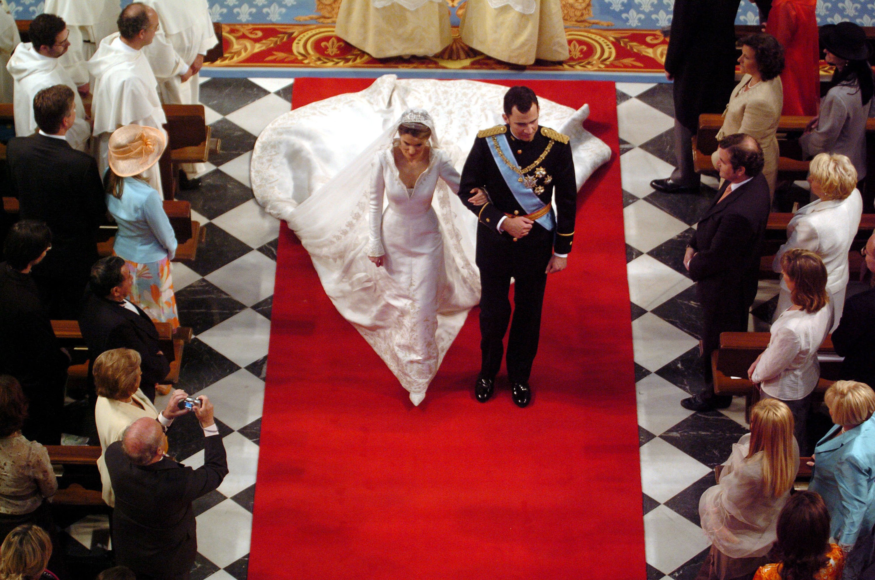 Felipe de Borbón y Letizia Ortiz en su boda en mayo de 2004 en Madrid || Fuente: Getty Images Felipe de Borbón y Letizia Ortiz en su boda en mayo de 2004 en Madrid || Fuente: Getty Images