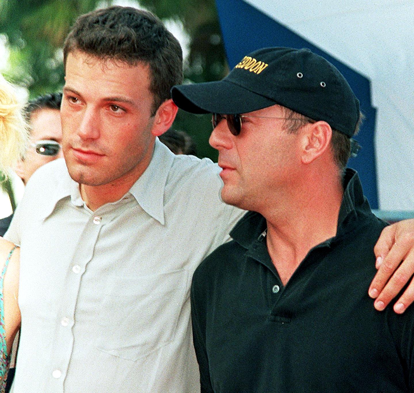 Bruce Willis and Ben Affleck at the "Armageddon" premiere at Kennedy Space Center's Saturn 5 center in Florida on June 29, 1998 | Source: Getty Images