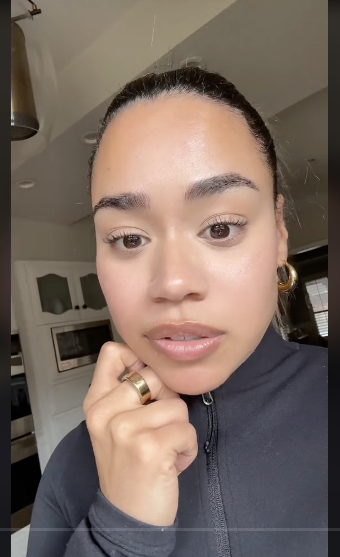 Amber Henry narrating her story, as seen in a video dated December 20, 2023 | Source: TikTok/amberhenryy