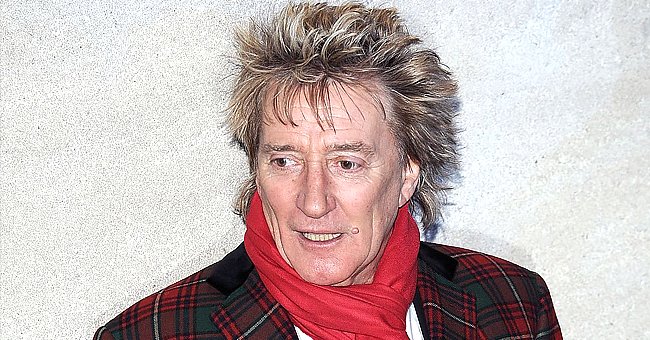 Rod Stewart at the 80th Annual Rockefeller Center Christmas Tree Lighting Ceremony on November 28, 2012, in New York City. | Source: Getty Images