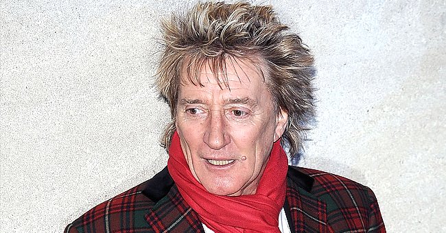 Rod Stewart at the 80th Annual Rockefeller Center Christmas Tree Lighting Ceremony on November 28, 2012, in New York City. | Photo: Getty Images