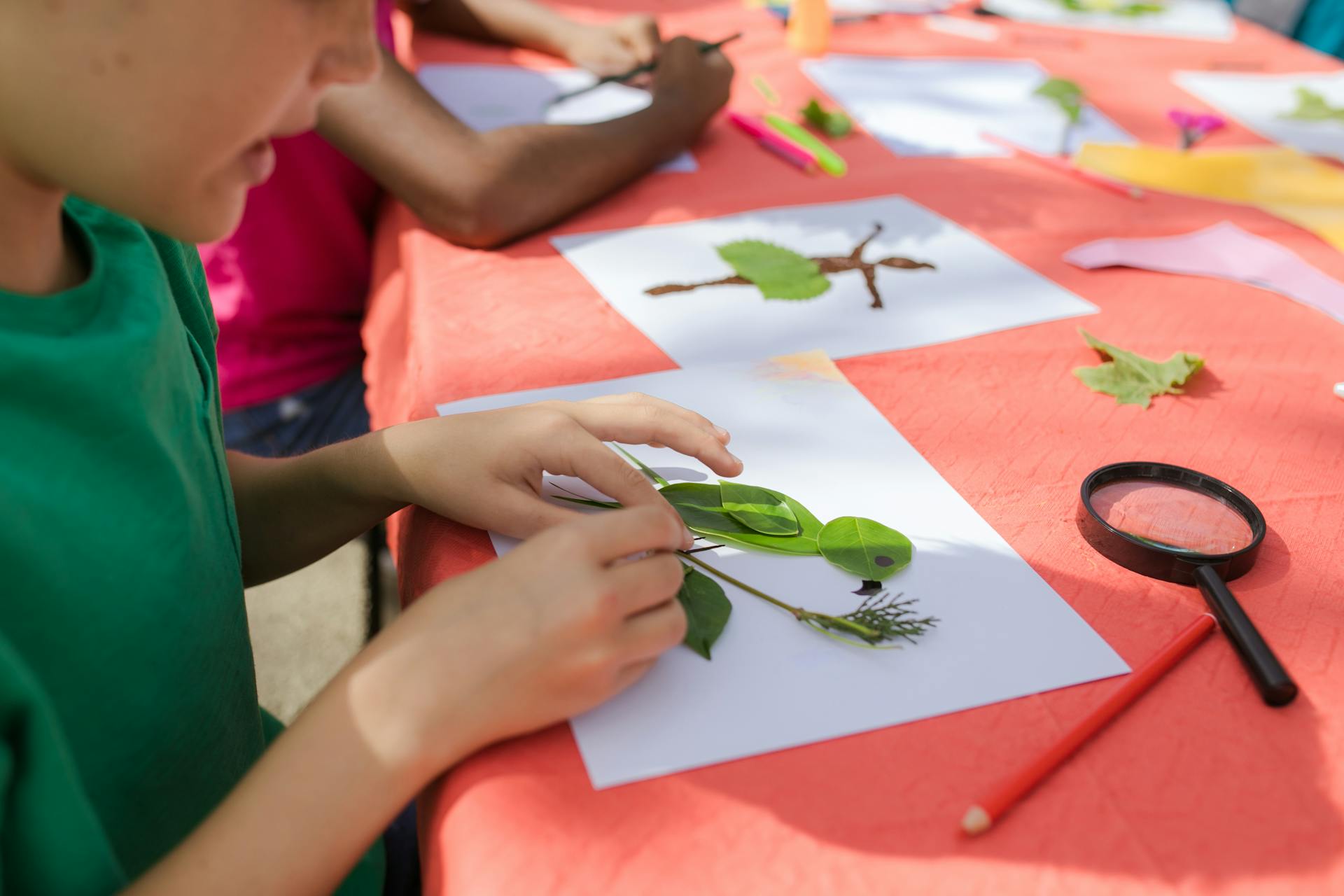 Children doing crafts | Source: Pexels