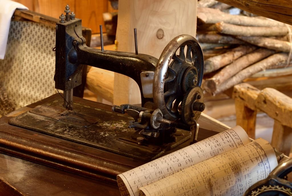 Une vieille machine à coudre. | Photo : Getty images