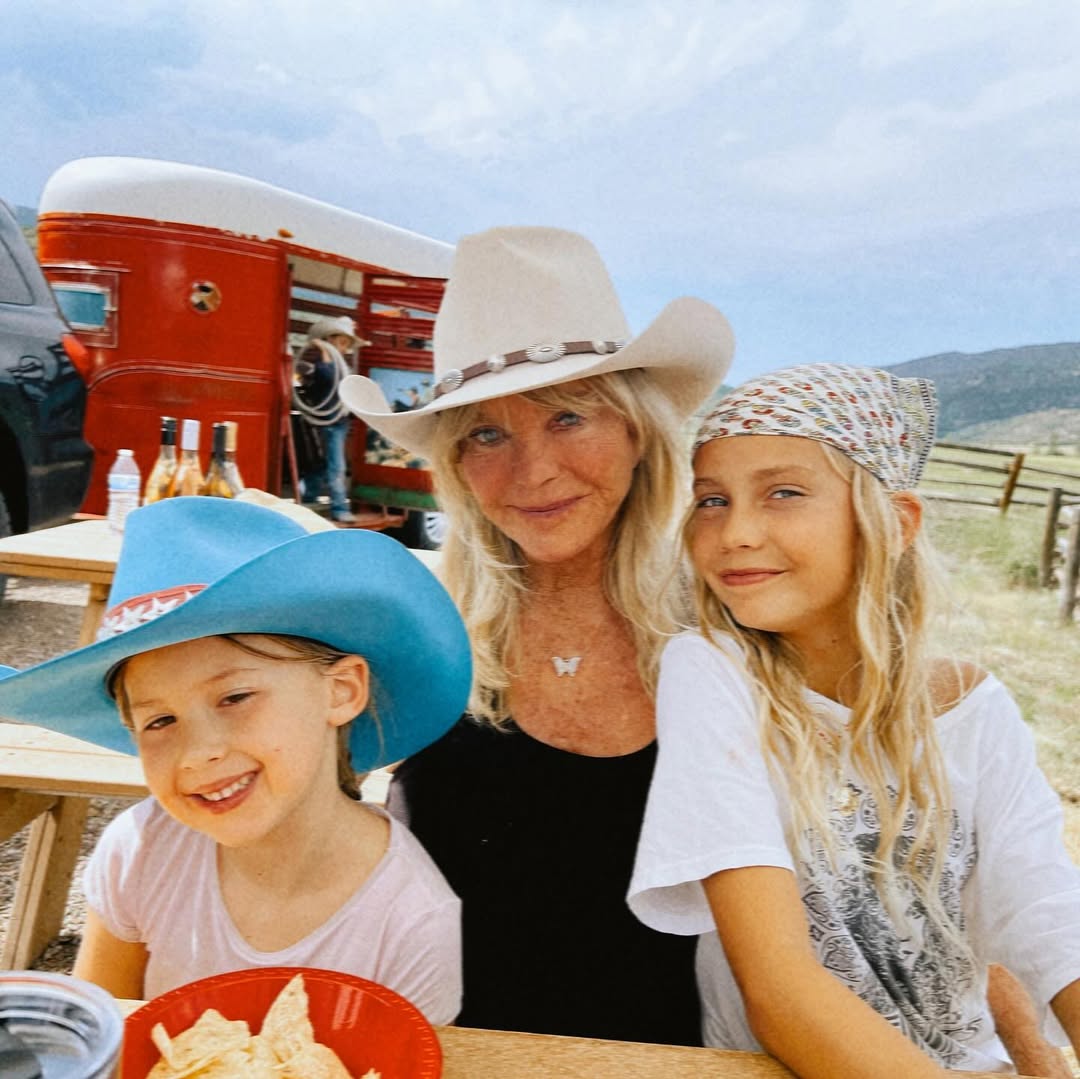 Rani Rose Hudson Fujikawa with her famous grandmother and cousin from a post dated August 16, 2024. | Source: Instagram/katehudson