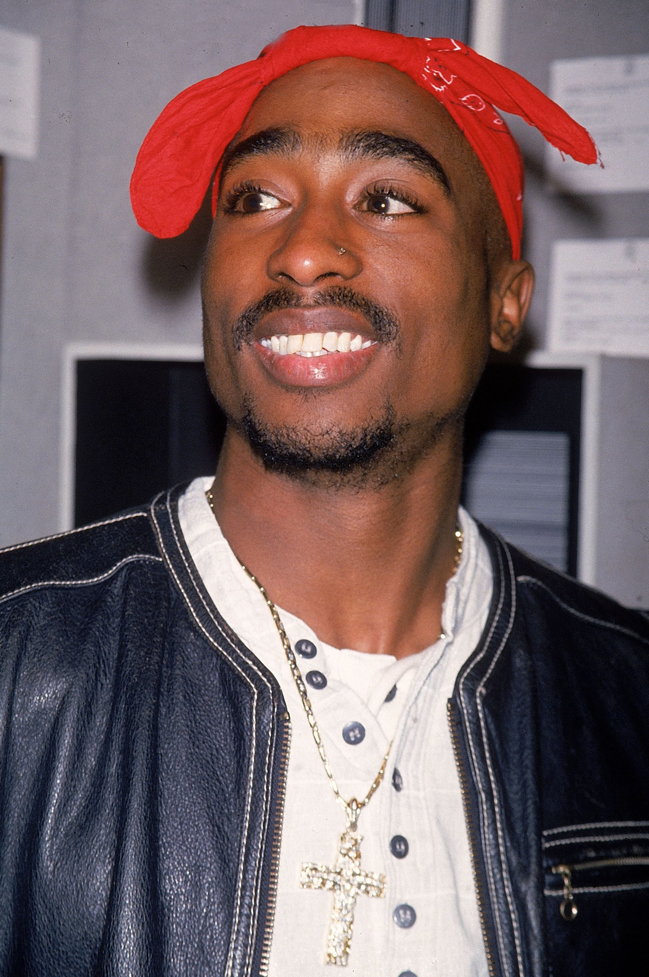 Tupac Shakur at the Benefit Auction For the Intercambios Culturales Project For El Salvador in November 1994 | Source: Getty Images