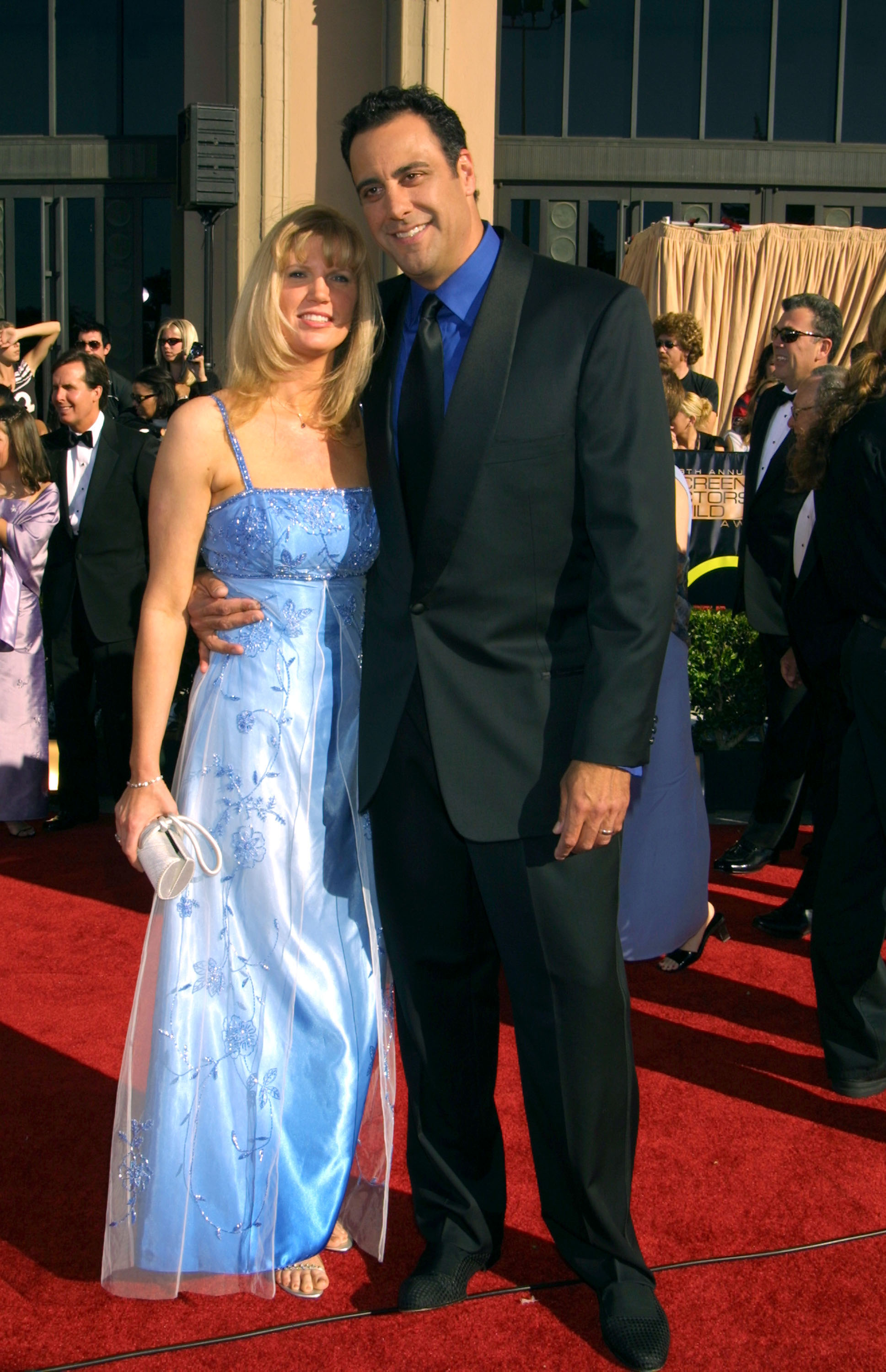 Jill Diven and Brad Garrett at The 8th Annual Screen Actors Guild Awards on March 10, 2002, in Los Angeles, California. | Source: Getty Images