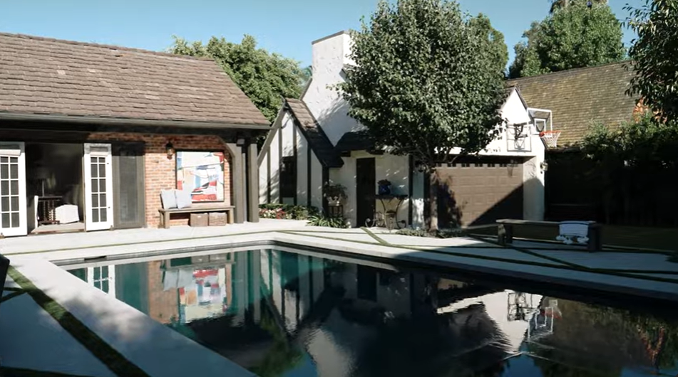 Leonardo DiCaprio's Silver Lake house, from a video dated July 11, 2020 | Source: YouTube/@engel.studios