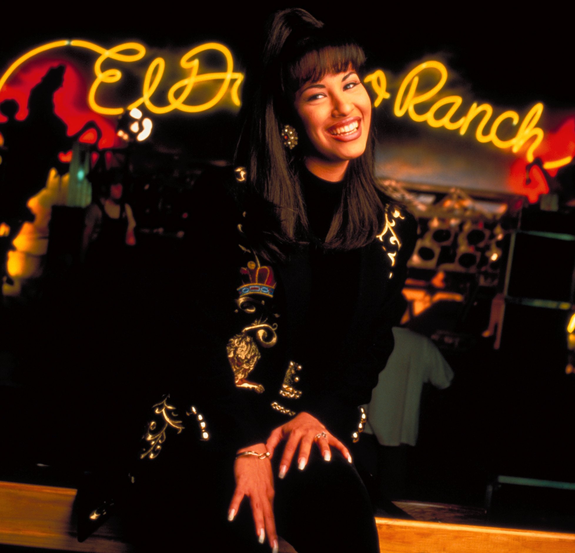 La cantante Selena Quintanilla Pérez dentro del club nocturno. | Foto: Getty Images