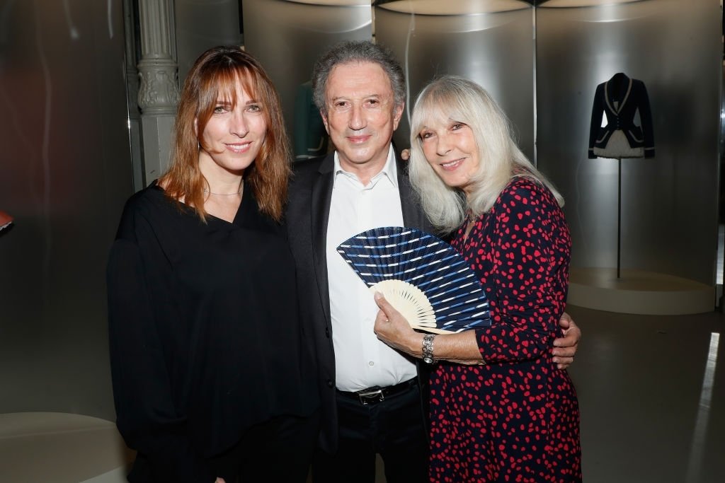 Stéfanie Jarre, sa mère Dany Saval et Michel Drucker. | Photo : Getty Images