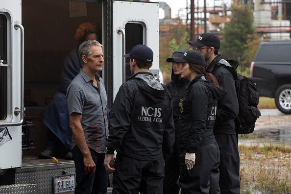 Pride and the NCIS team on the set of  NCIS: NEW ORLEANS,  which airs on the CBS Television Network | Photo: Getty Images