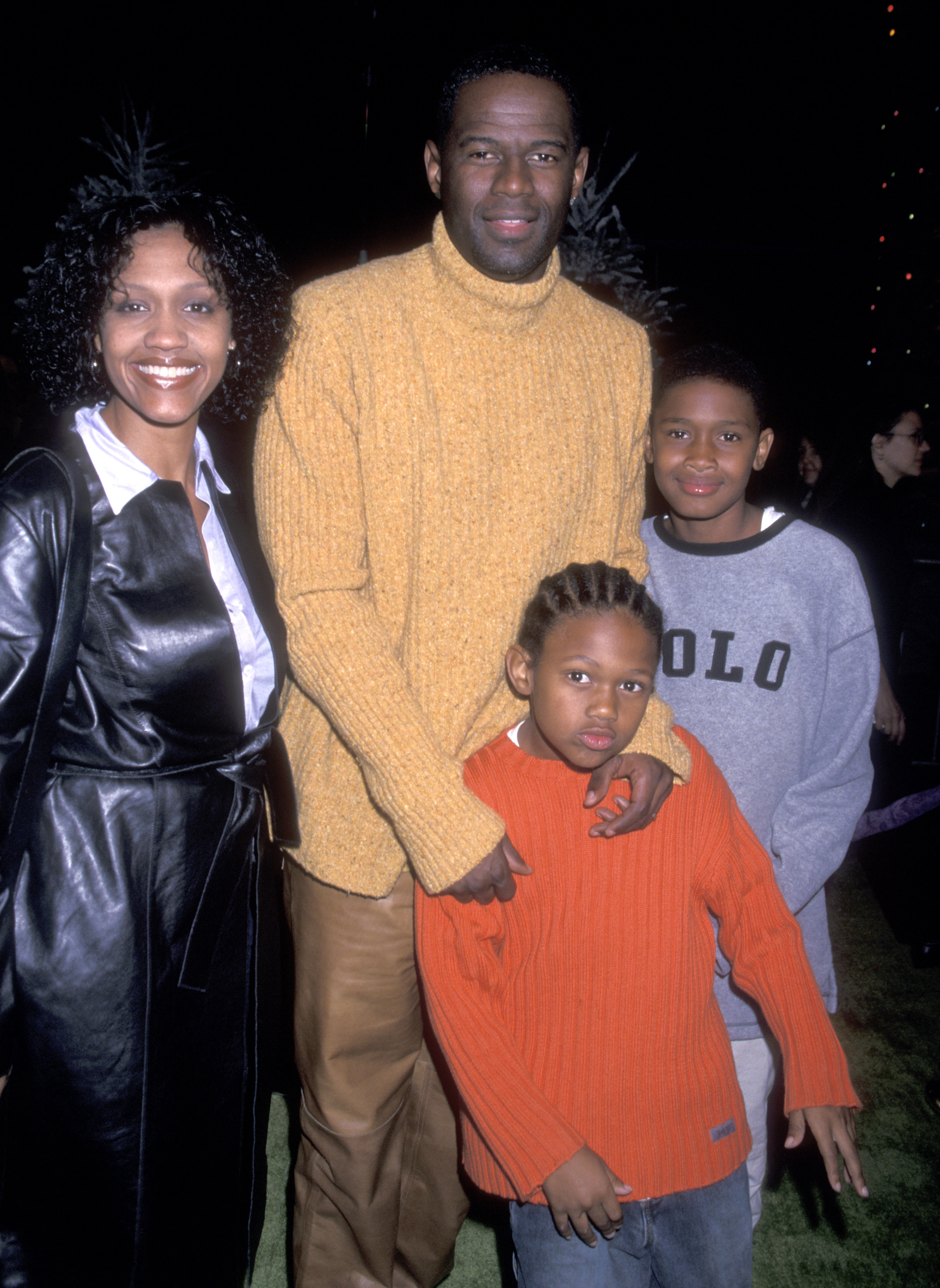 Brian, Julie, and their sons Nikko and Brian McKnight, Jr. attend "The Grinch" Universal City Premiere in California on November 8, 2000. | Source: Getty Images