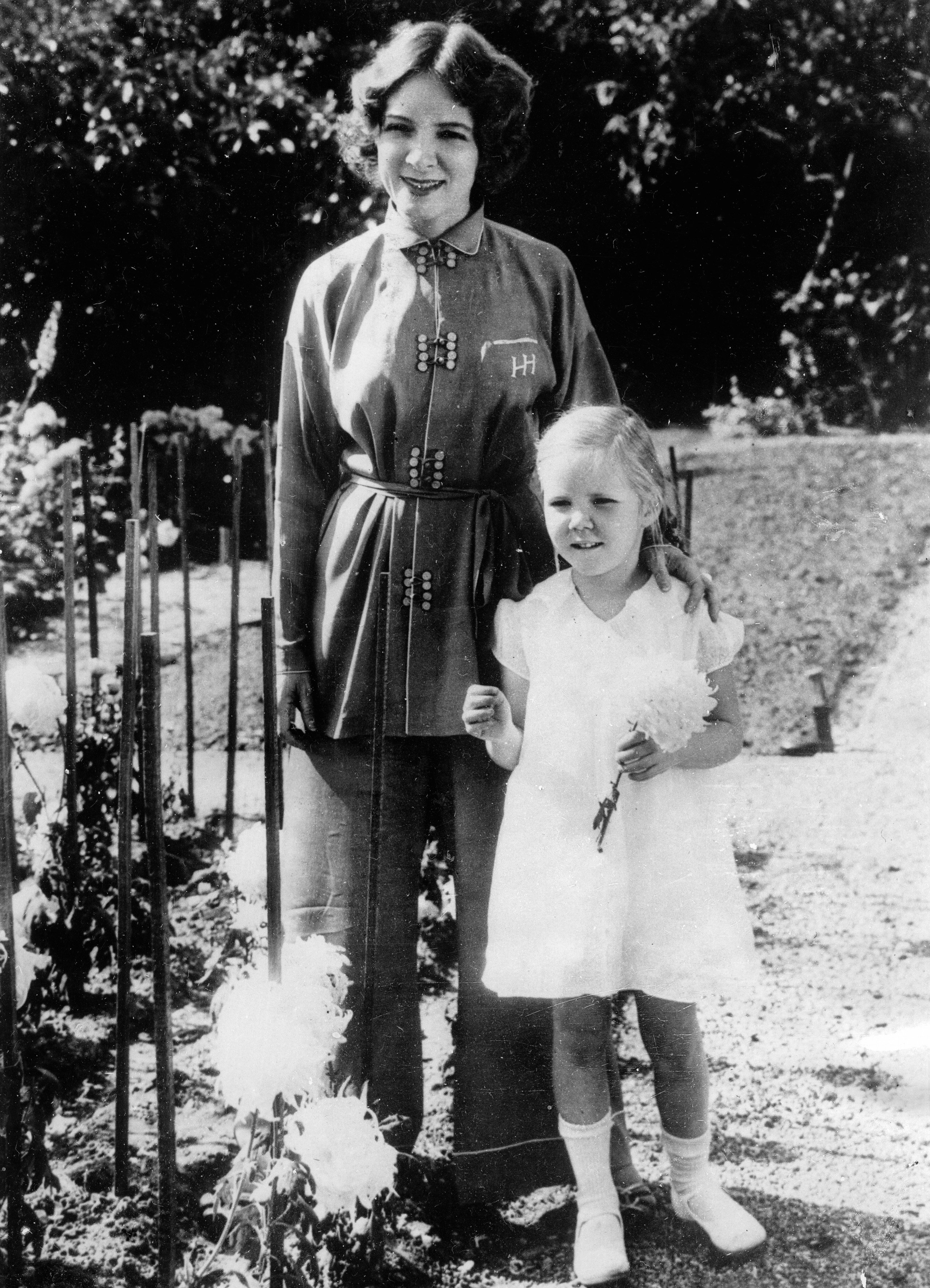 Helen Hayes and Mary MacArthur on November 28, 1934 | Source: Getty Images