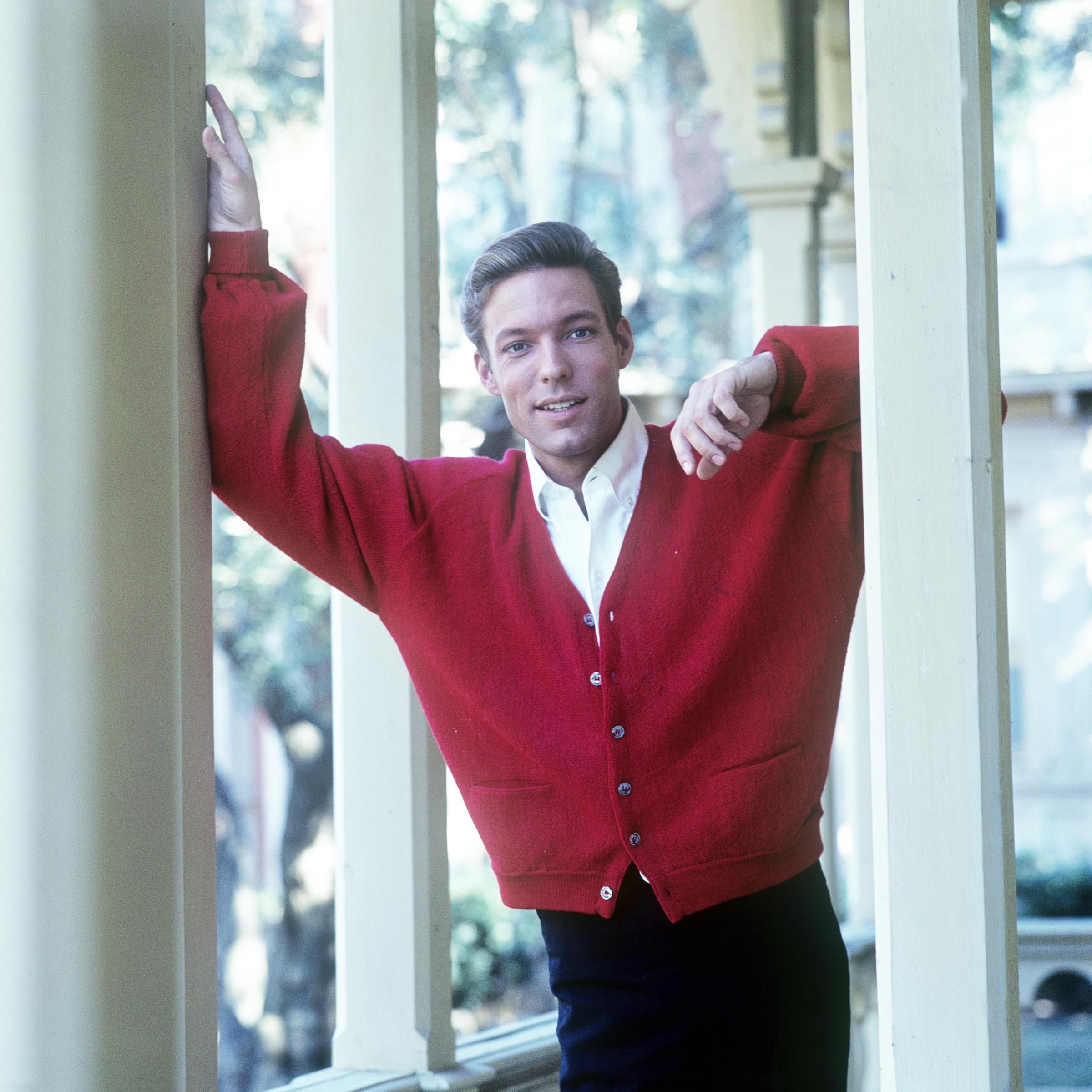 Richard Chamberlain posing for a photograph, circa 1960 | Source: Getty Images