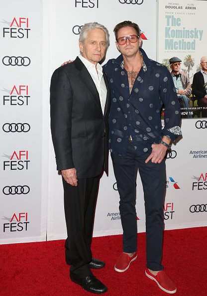 Michael Douglas et Cameron Douglas au théâtre chinois TCL le 10 novembre 2018 | Photo: Getty Images