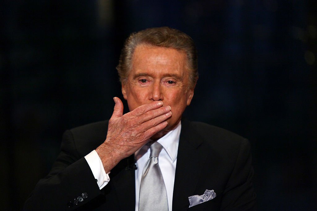 Regis Philbin on set during his Final Show of "Live! with Regis & Kelly" on November 18, 2011, in New York | Photo: Getty Images