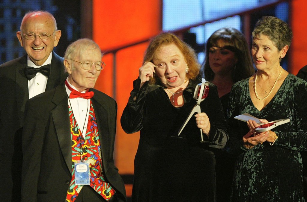 Betty Lynn and the cast of "The Andy Griffith Show"on stage at the 2nd Annual TV Land Awards held on March 7, 2004 | Photo: GettyImages