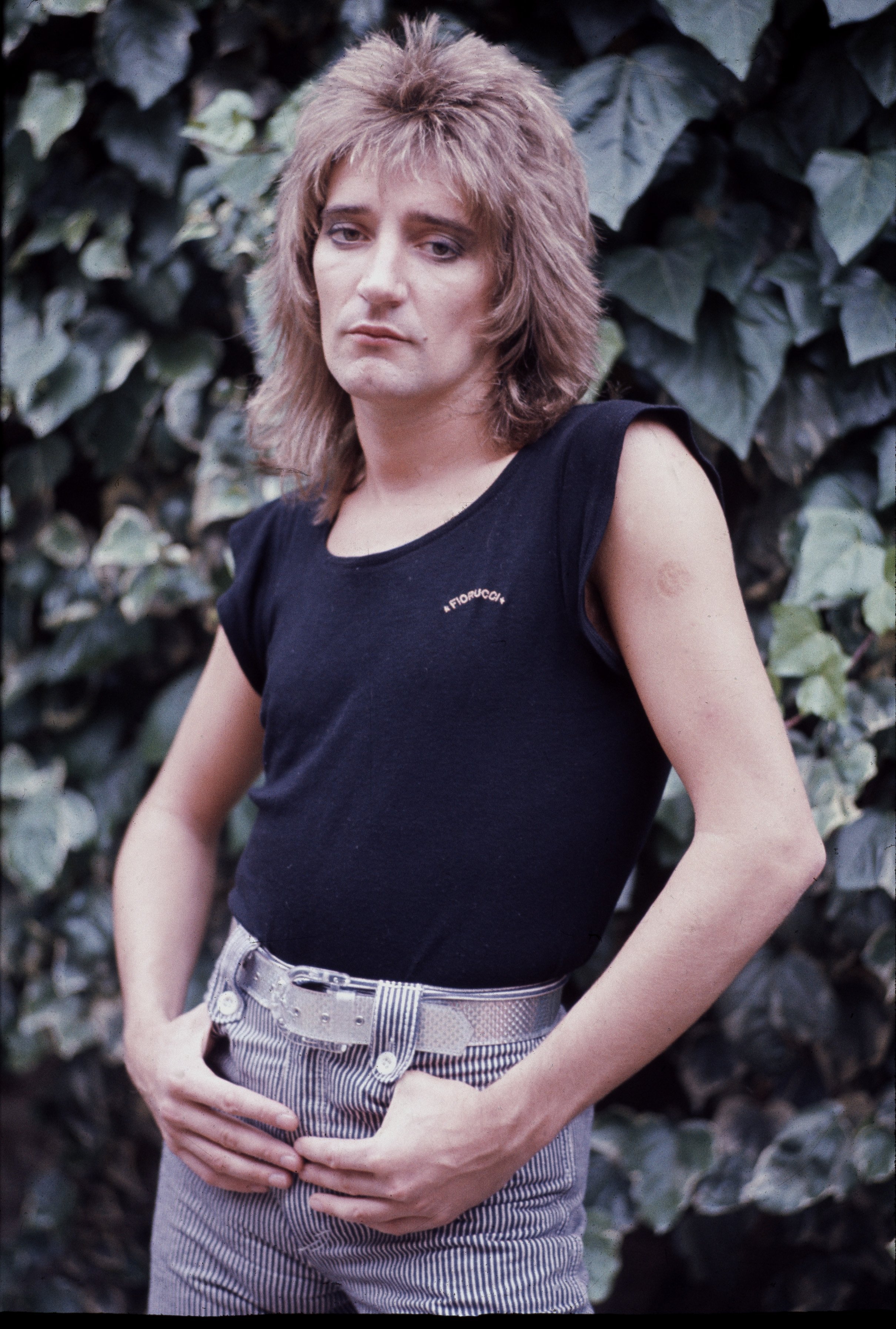 Rod Stewart at his home in London, 17th June 1976 | Photo: GettyImages