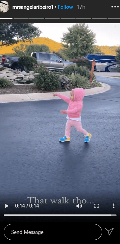 A screenshot of adorable Ava running around in colorful sneakers | Photo: Instagram/mrsangelaribeiro1