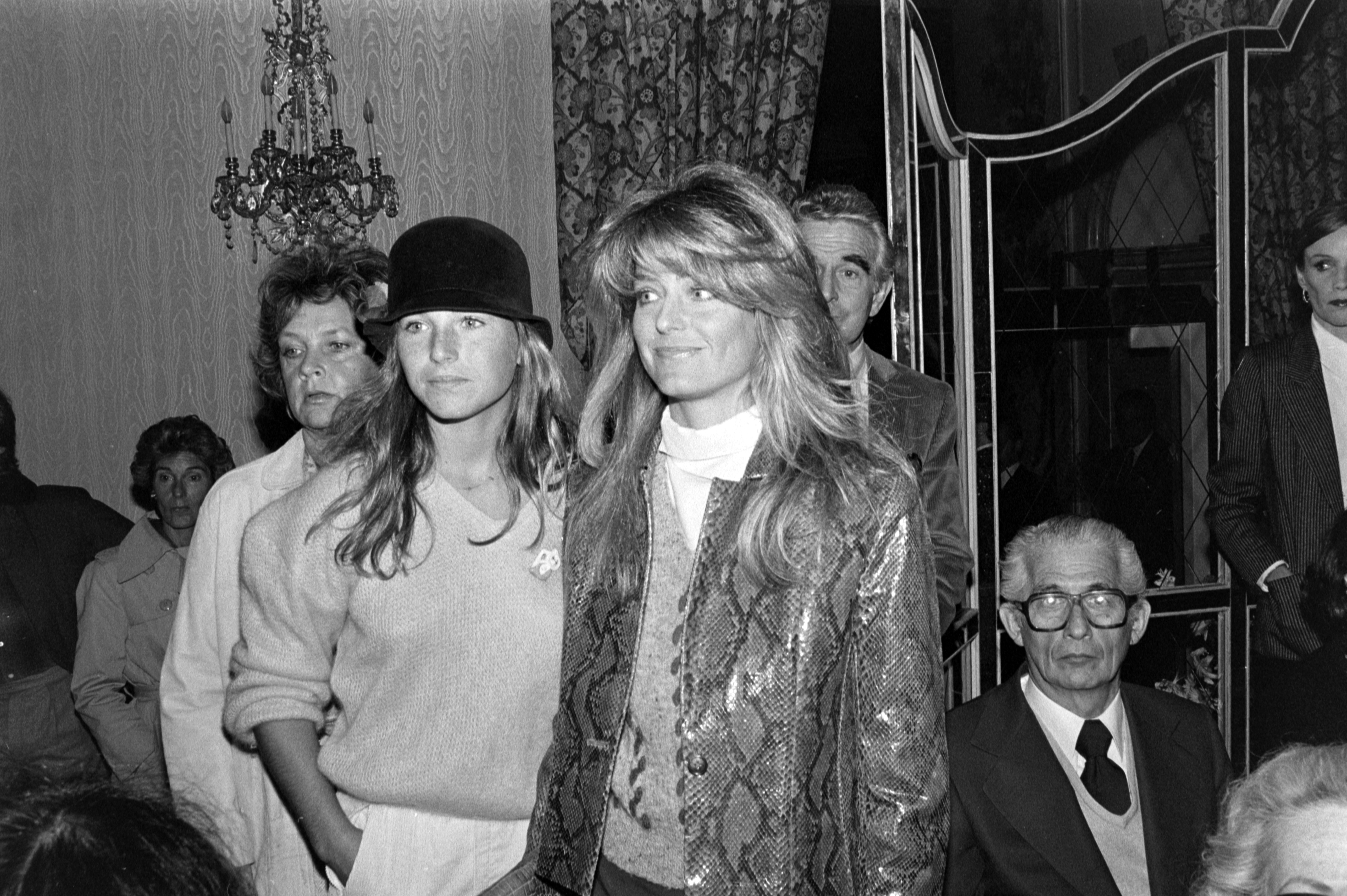 Tatum O'Neal and Farrah Fawcett at the Bill Blass Spring Ready to Wear Runway Show on November 3, 1980 | Source: Getty Images
