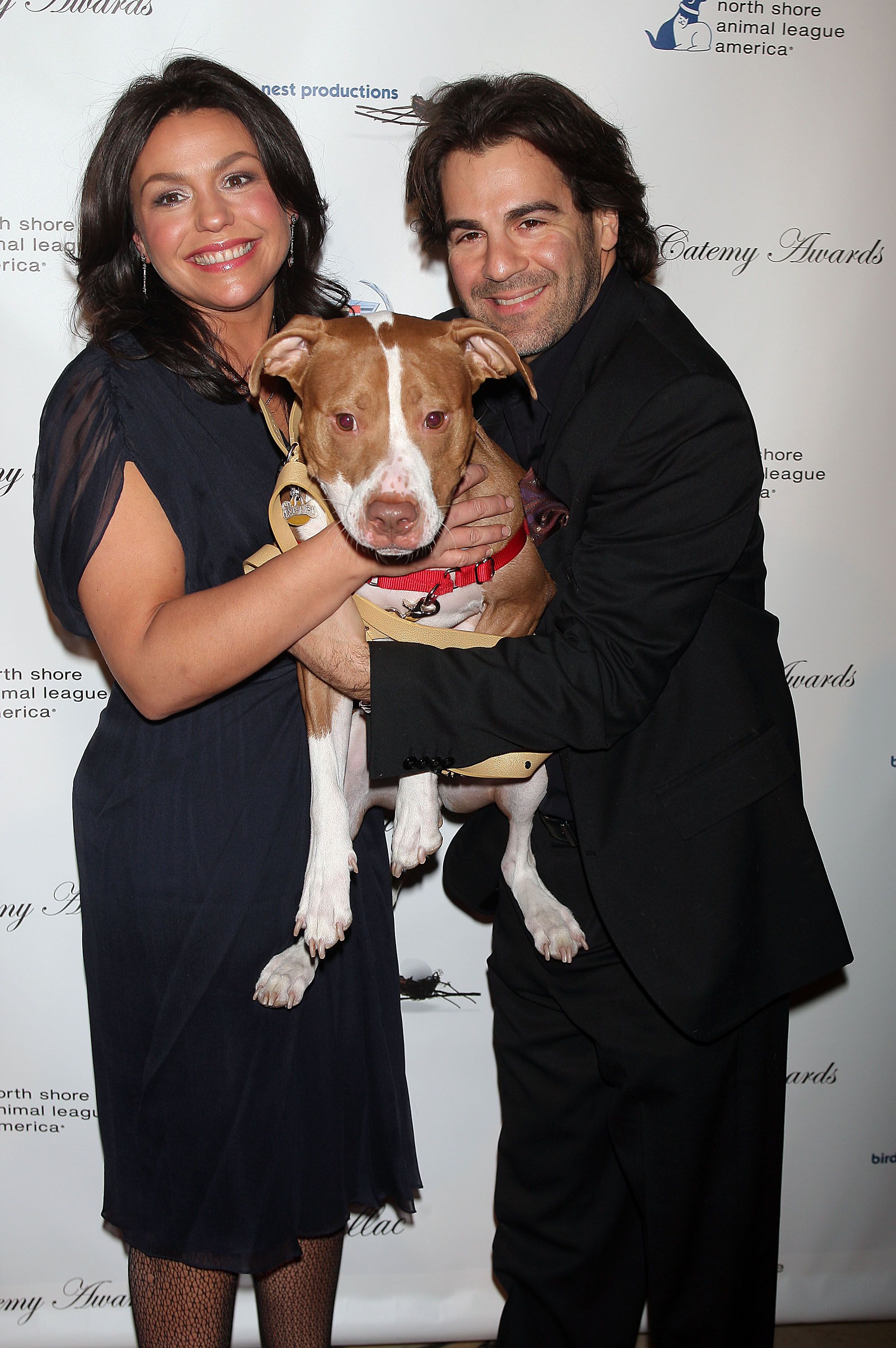 y Rachael Ray and John Cusimano and their dog Isaboo at the North Shore Animal League America's 2nd annual DogCatemy Awards in 2007 in New York | Source: Getty Images