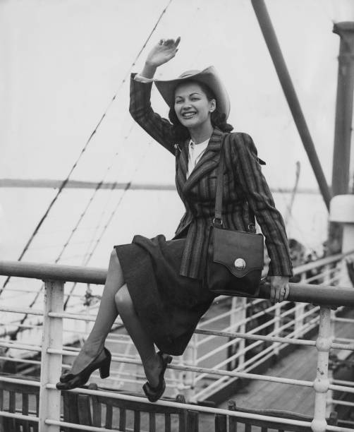 Yvonne De Carlo at Southampton on the liner 'SS Mauretania', UK, on August 18, 1948. | Photo: Getty Images