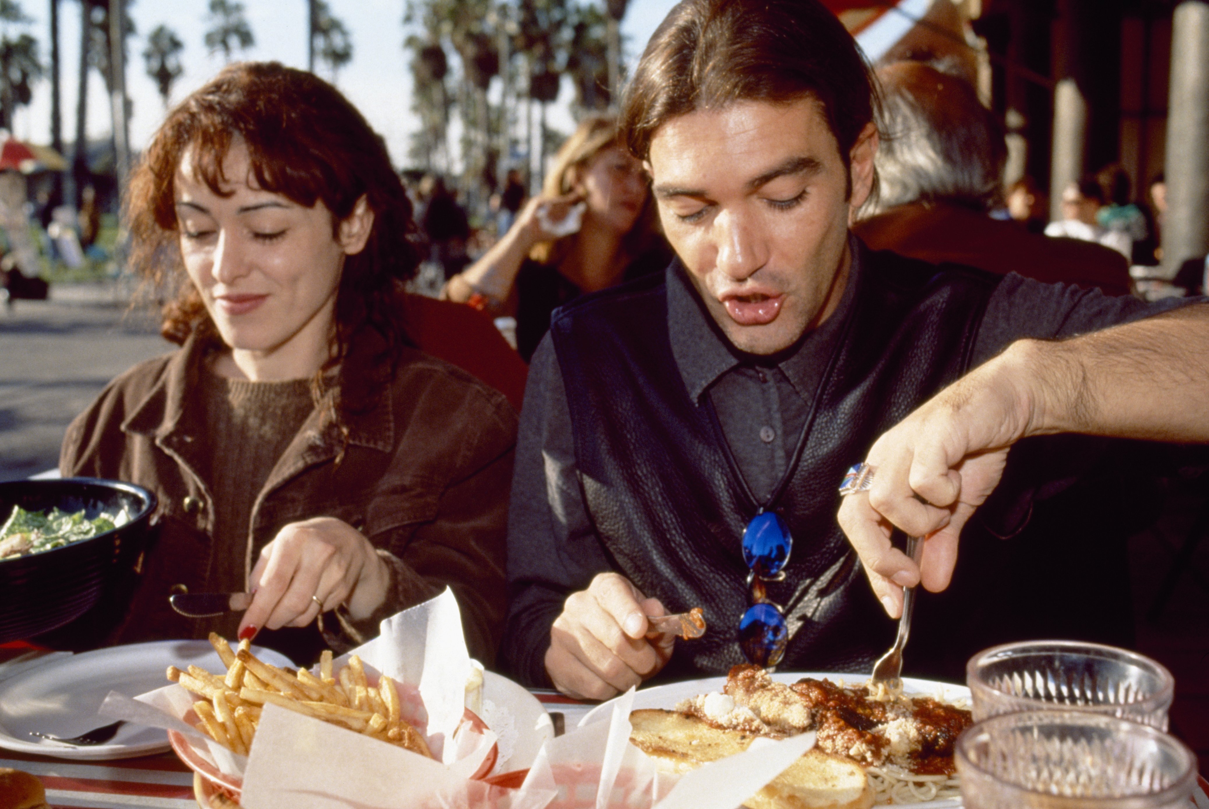  Antonio Banderas and Ana Leza enjoying a meal at an unspecified location, on an unspecified date | Source: Getty Images