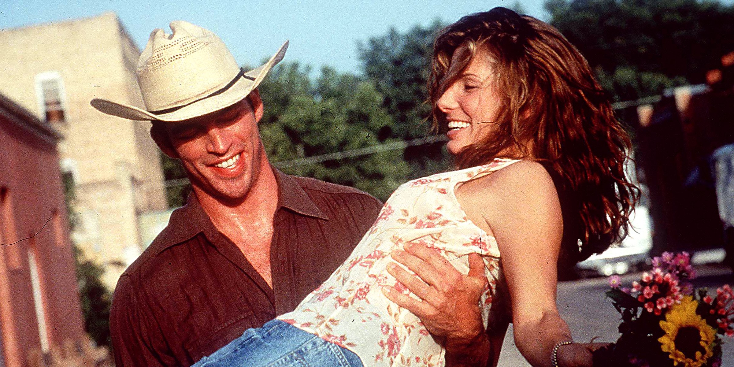 Characters Birdee Pruitt and Justin Matisse in the film 'Hope Floats'  | Source: Getty Images