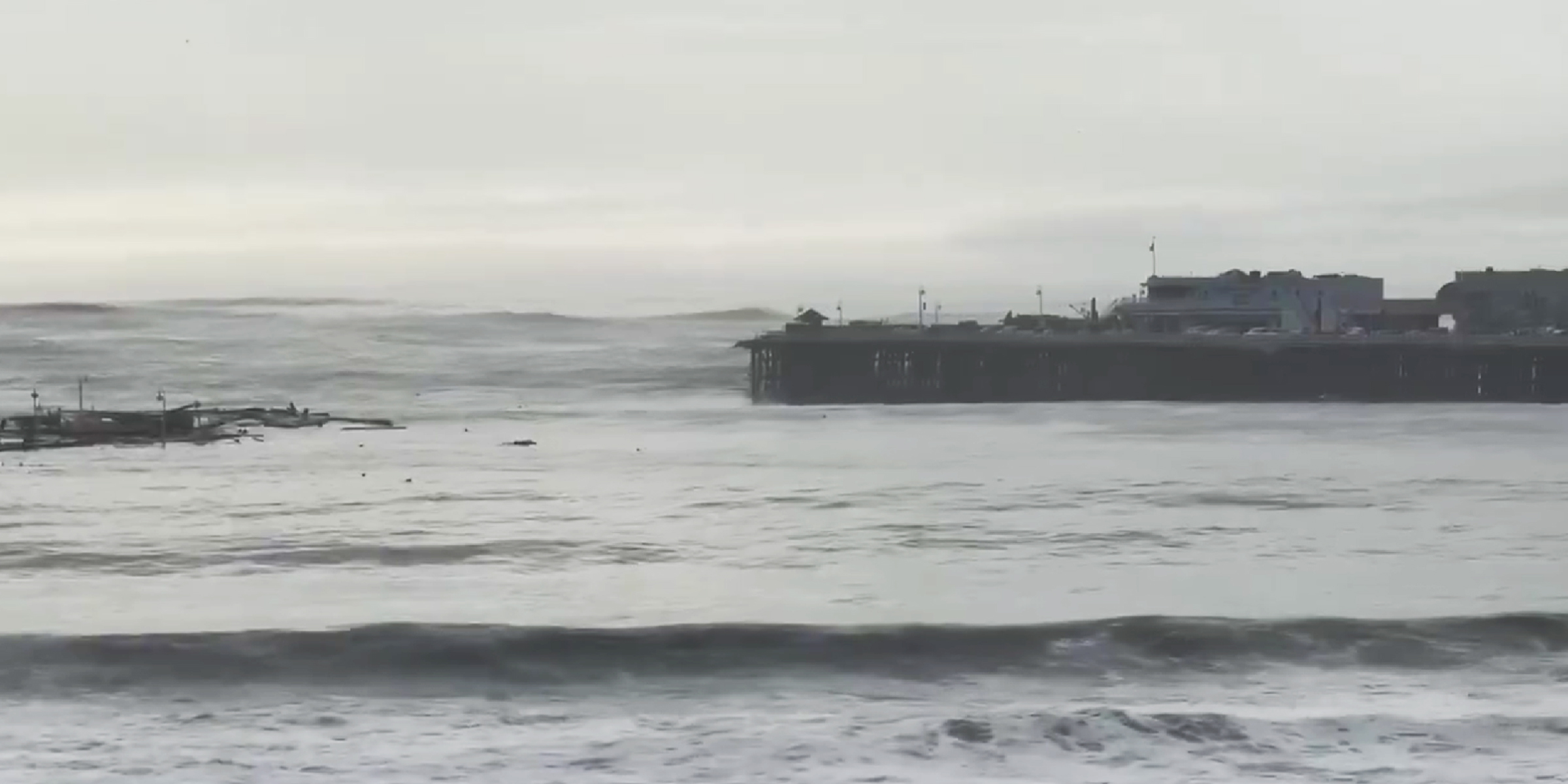 The collapsed Santa Cruz Wharf | Source: X/mikefthomp