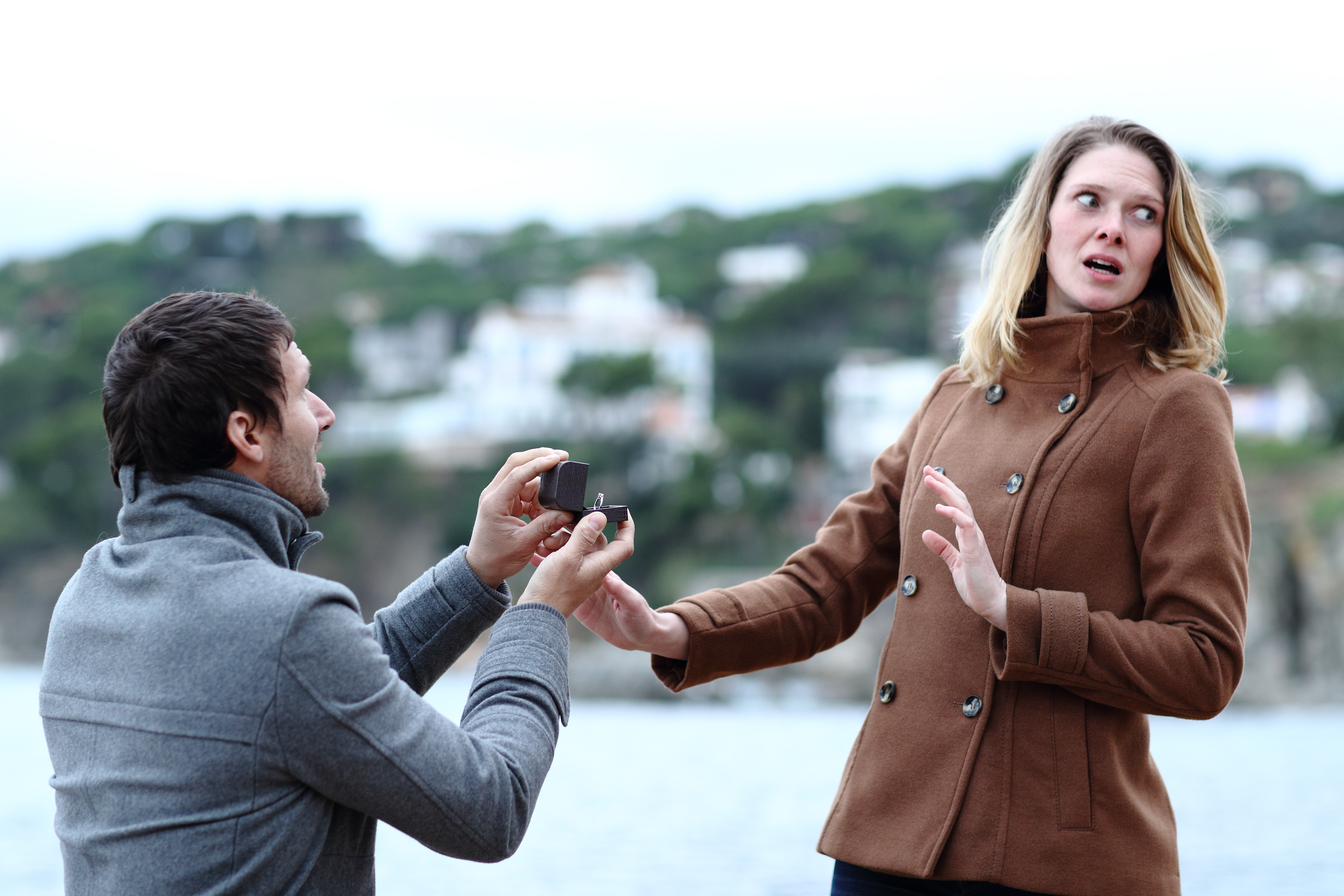 Man proposing to woman | Source: Shutterstock