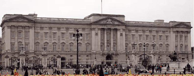 The Buckingham Palace.| Photo: YouTube/ Access.