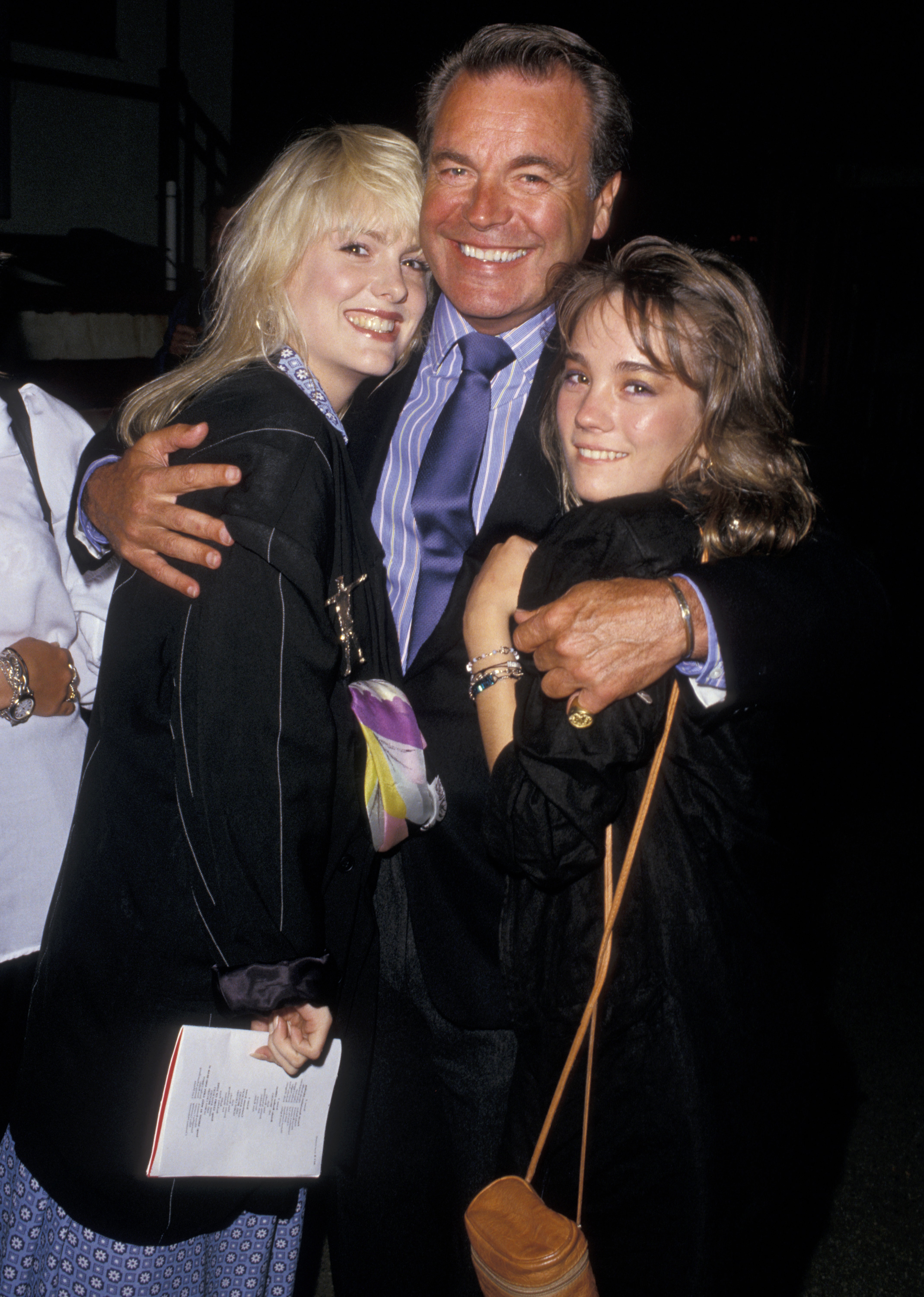 Robert Wagner and his daughters Natasha Gregson and Katie Wagner in California, in 1987 | Source: Getty Images