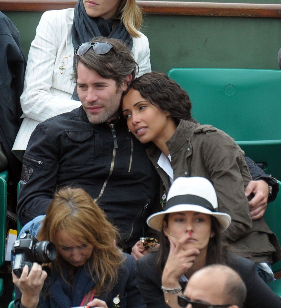 Jalil Lespert et Sonia Rolland assistent à l'Open de France de Roland Garros le 31 mai 2011 à Paris, France. | Photo : Getty Images