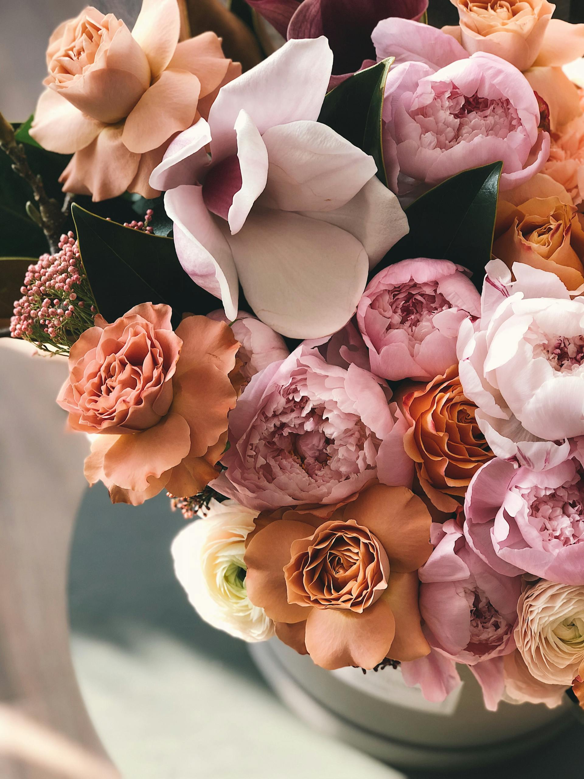 Floral arrangement for a wedding | Source: Pexels