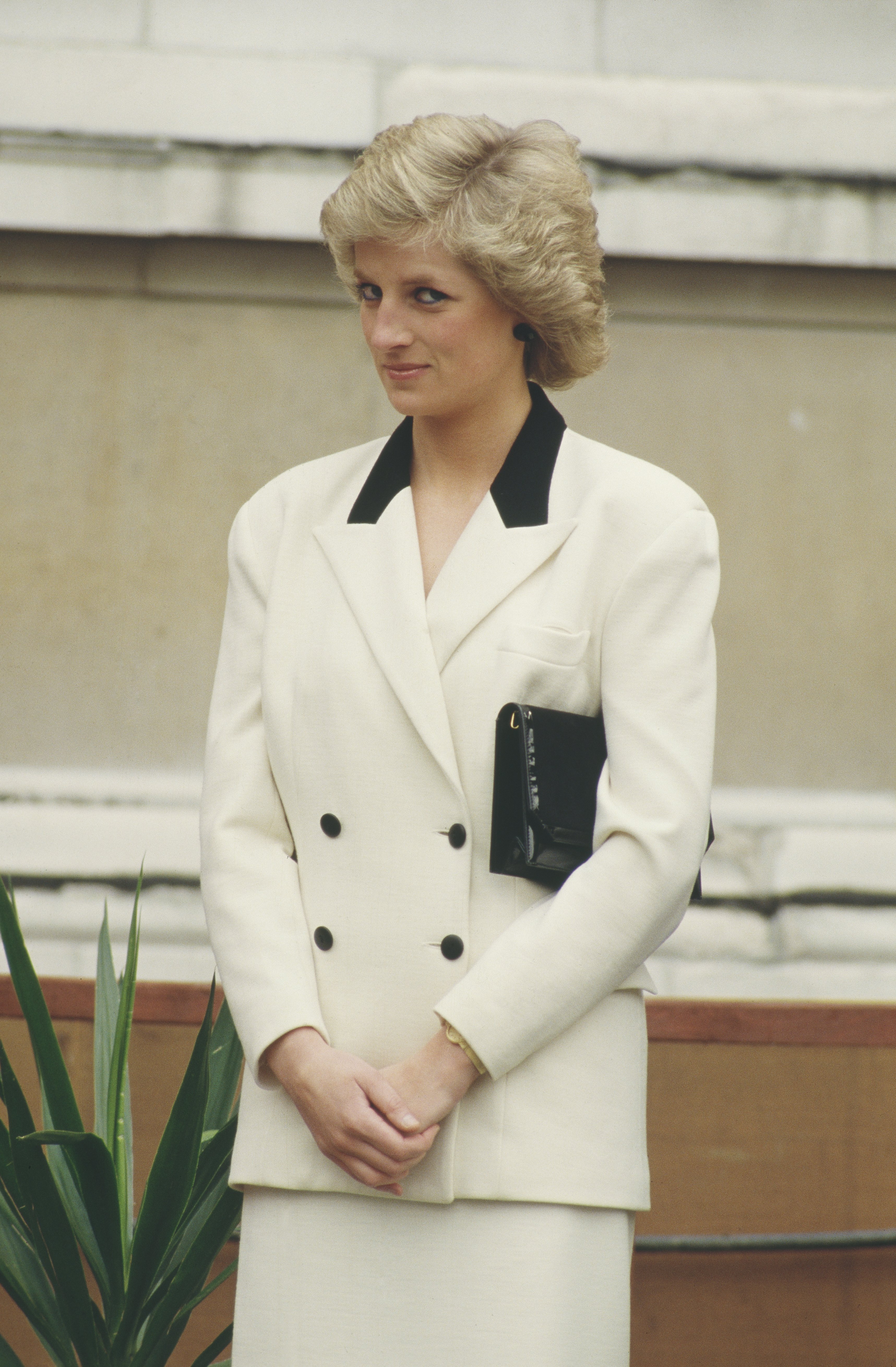 Diana, Princess of Wales, lays the foundation stone of the new Sainsbury Wing at the National Gallery in London, 30th March 1988. | Source: Getty Images