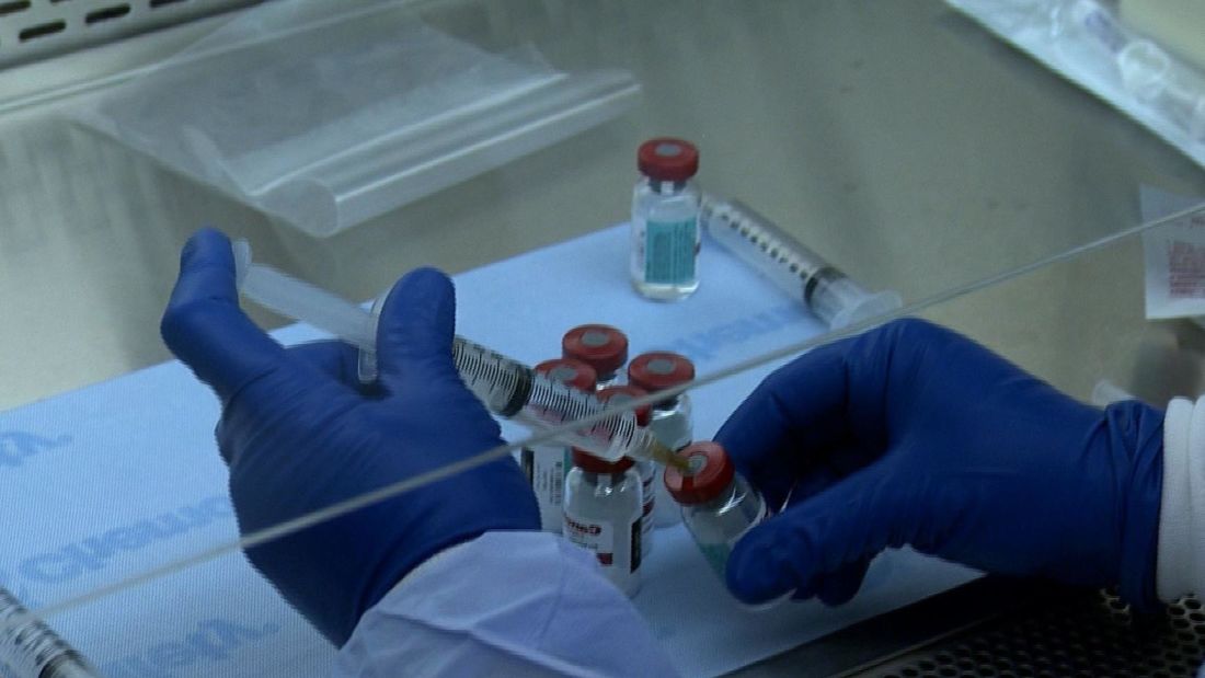 Bioanalista realizando pruebas en un laboratorio. | Imagen: Pixnio