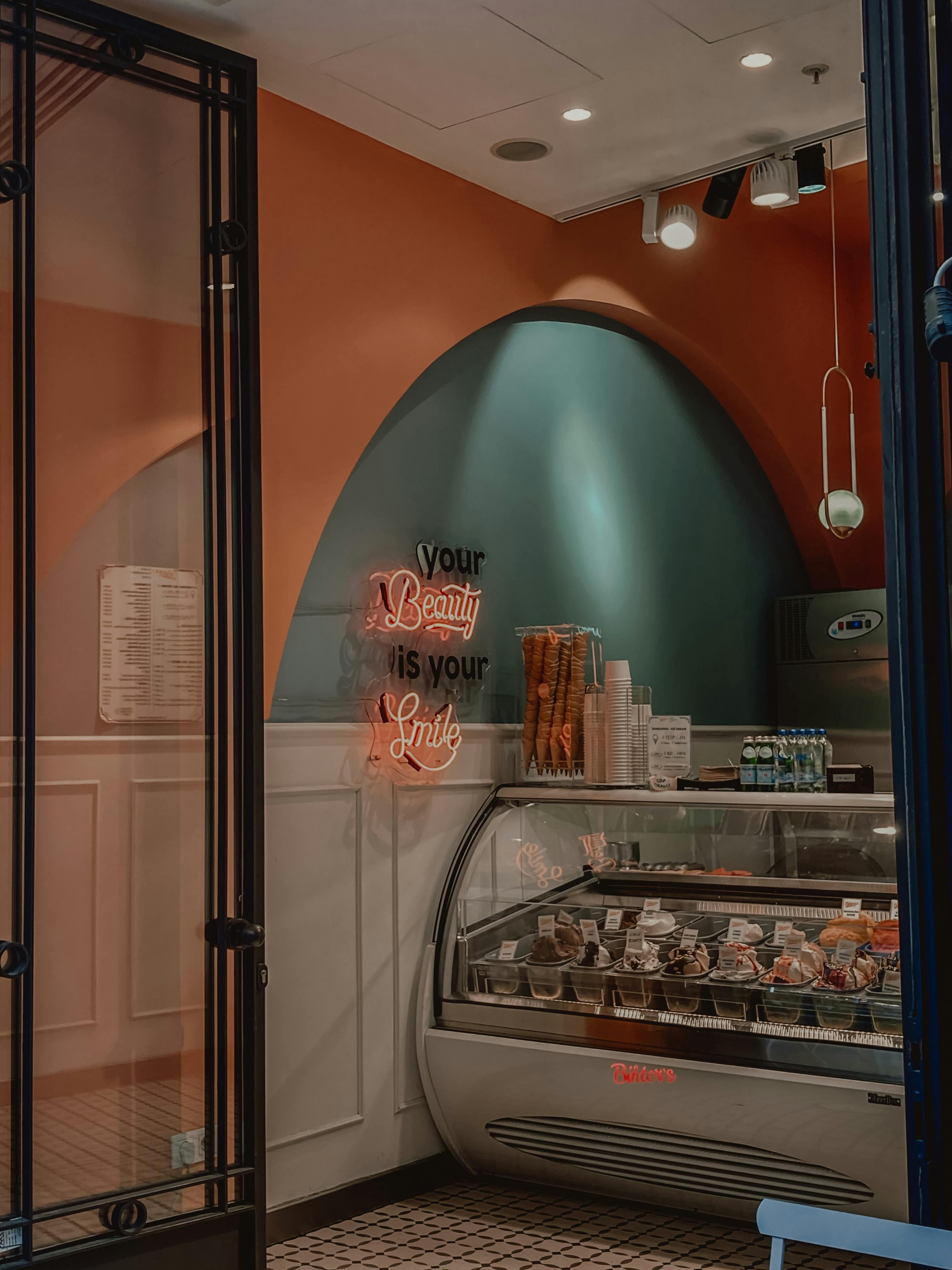 The interior of an ice cream parlor | Source: Pexels