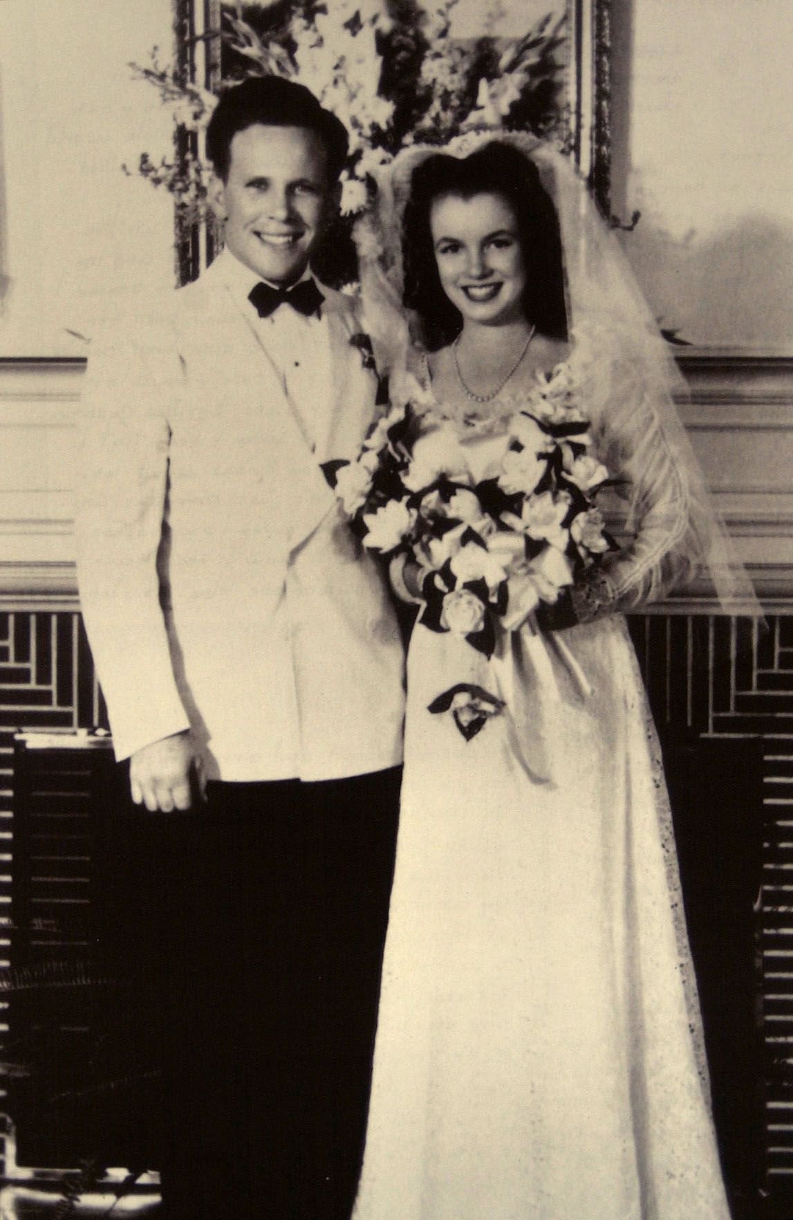 Jim Dougherty and the 16-year-old Norma Jean Baker on their wedding day in June of 1942 | Source: Getty Images