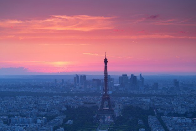 Le tour Eiffel vu du soir | Source: Freepik