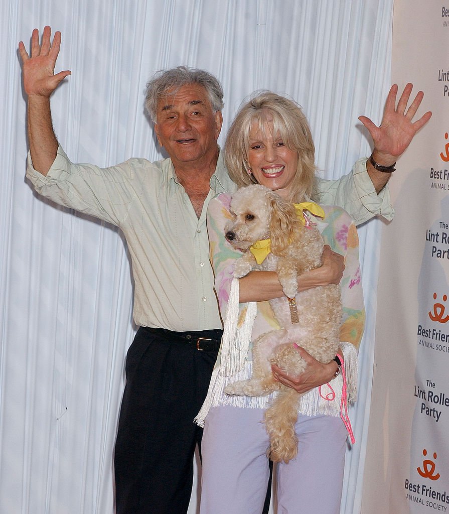 Peter Falk and Shera Danese at the 2004 Annual Lint Roller Party at Hollywood Athletic Club in Hollywood | Photo: Getty Images